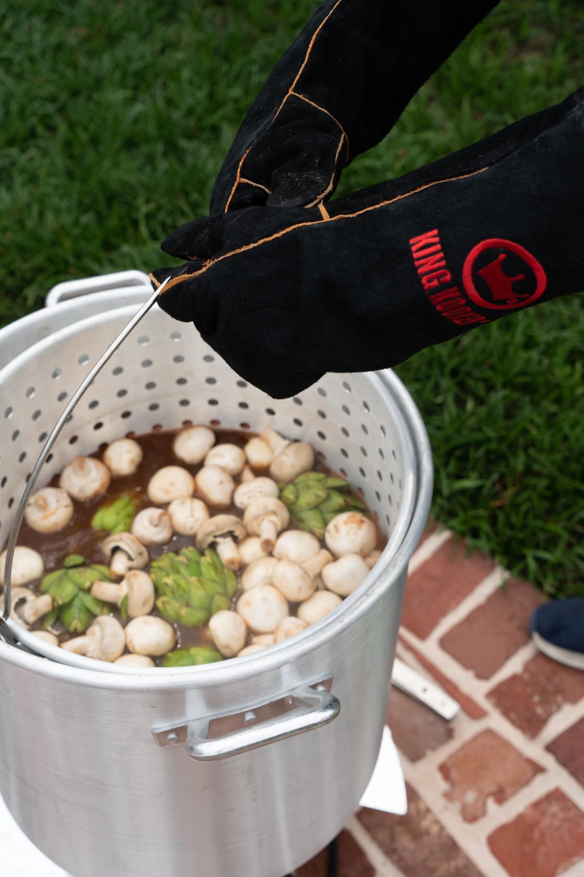Portable Propane Outdoor Boiling Package with 60 Qt. Aluminum Pot, Basket, Lid and Jet Burner O876